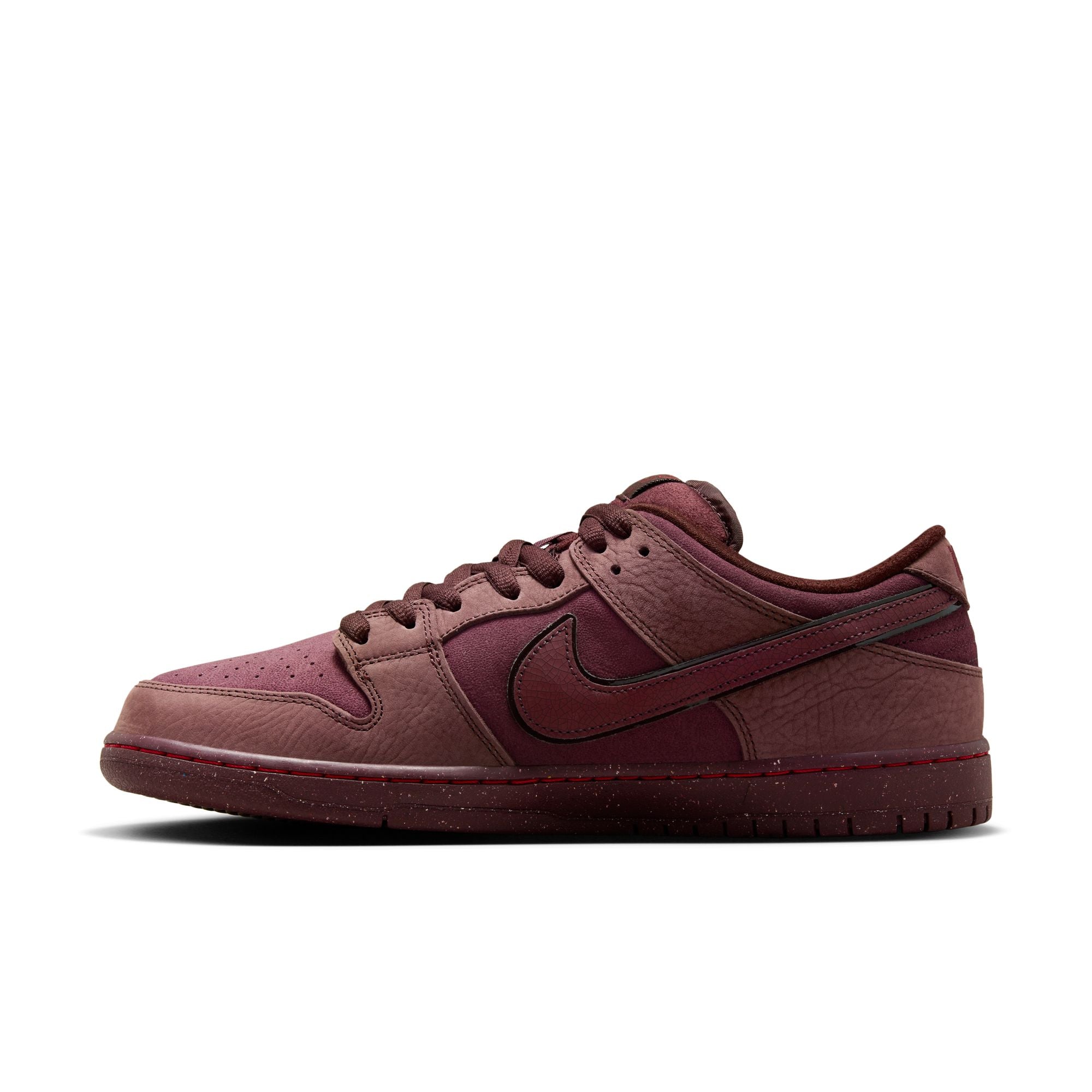 NIKE SB DUNK LOW PREMIUM - BURGUNDY CRUSH/DARK TEAM RED-EARTH