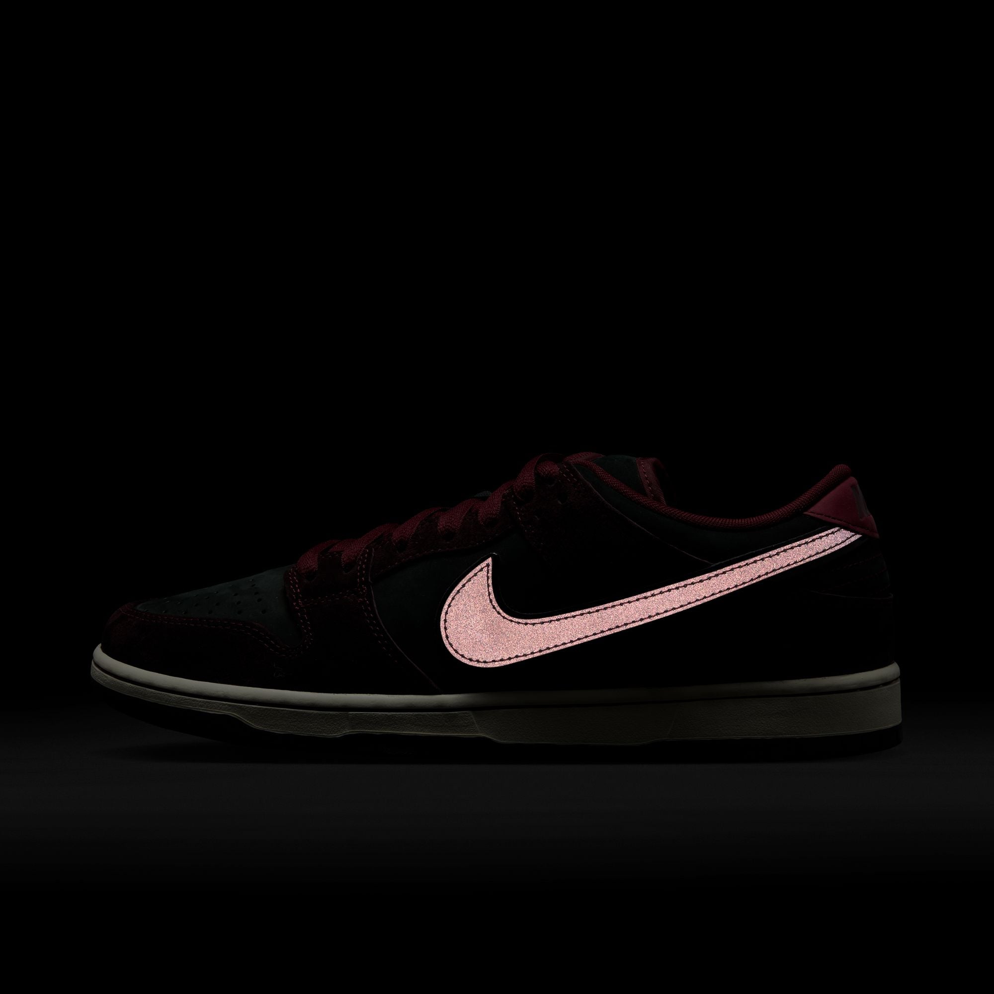 Nike SB Dunk Low Pro Quickstrike - MAHOGANY/DARK BEETROOT-TEAM RED-SAIL