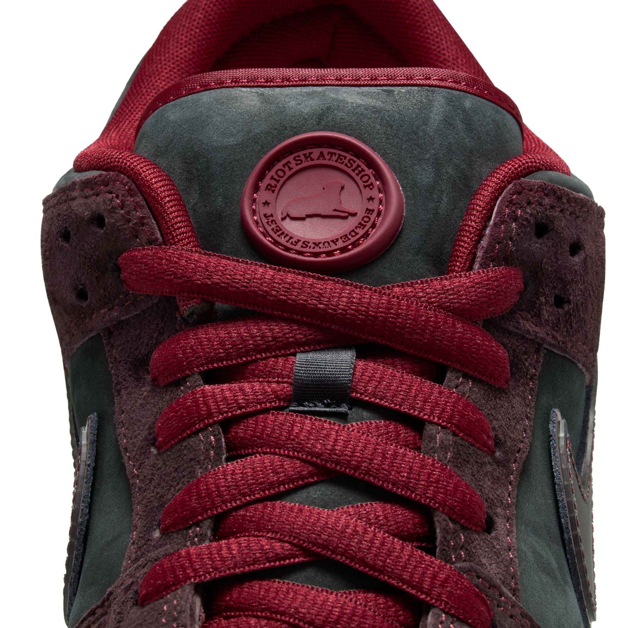 Nike SB Dunk Low Pro Quickstrike - MAHOGANY/DARK BEETROOT-TEAM RED-SAIL